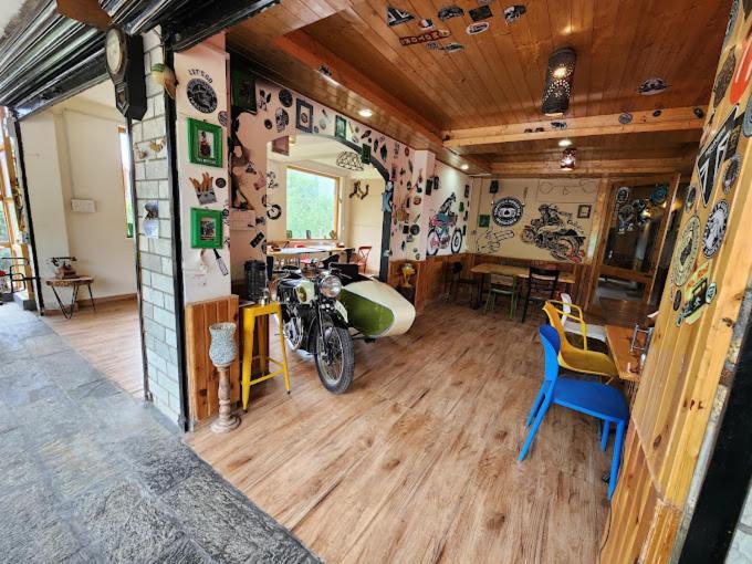 Throttle Shrottle Moto Hostel Manali  Ngoại thất bức ảnh