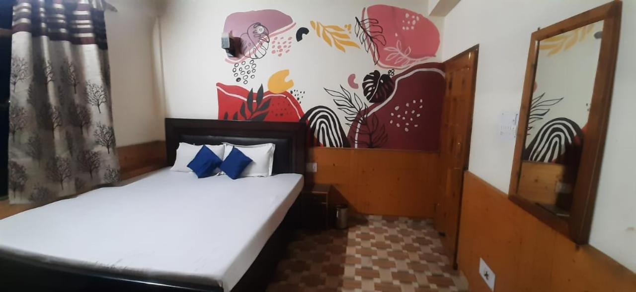 Throttle Shrottle Moto Hostel Manali  Ngoại thất bức ảnh