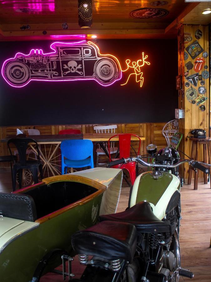 Throttle Shrottle Moto Hostel Manali  Ngoại thất bức ảnh