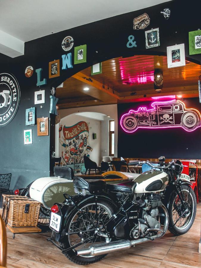 Throttle Shrottle Moto Hostel Manali  Ngoại thất bức ảnh