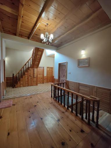 Throttle Shrottle Moto Hostel Manali  Ngoại thất bức ảnh