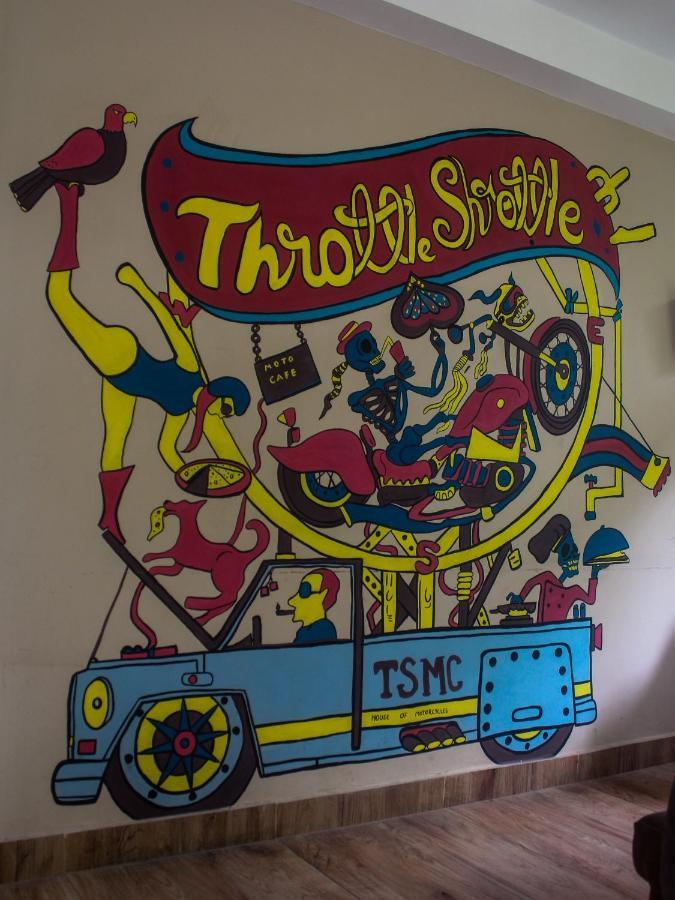 Throttle Shrottle Moto Hostel Manali  Ngoại thất bức ảnh